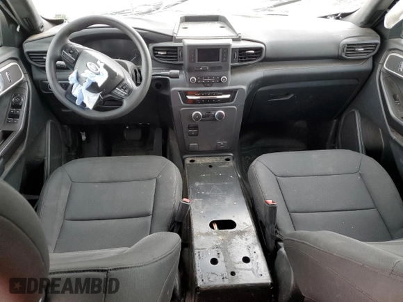 2022 Ford Police Interceptor Utility z VIN 1FM5K8AB1NGC24306, wystawiony jako Copart lot #54846355 z przebiegiem Nie podano mil oraz Szkody całkowita. Historia ofert i sprzedaży dostępna na DreamBid. Obrazek 8.