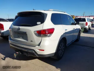 2015 Nissan Pathfinder Platinum with VIN 5N1AR2MN7FC631987, listed as a IAAI auction lot 41736780 with 201,142 mi miles. Bid and sale history available at carsss.com. Image 4.
