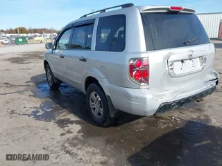 2004 Honda Pilot EX with VIN 2HKYF18634H515163, listed as a IAAI auction lot 40786017 with 206,036 mi miles. Bid and sale history available at carsss.com. Image 3.