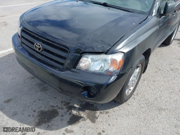 2004 Toyota Highlander with VIN JTEEP21AX40008810, listed as a IAAI auction lot 41877008 with 215,800 mi miles. Bid and sale history available at carsss.com. Image 6.