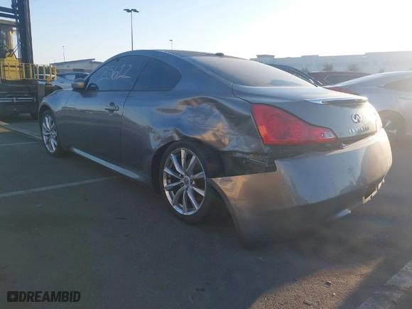 2012 Infiniti G37 Coupe IPL with VIN JN1CV6EK1CM424685, listed as a IAAI auction lot 41625622 with 121,993 mi miles. Bid and sale history available at carsss.com. Image 3.