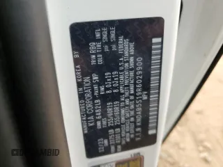2024 Kia EV9 Light Long Range z VIN KNDAB5S19R6029900, wystawiony jako Copart lot #74714424 z przebiegiem 5380 mil mil oraz Szkody całkowita. Historia ofert i sprzedaży dostępna na DreamBid. Obrazek 13.