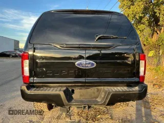 2004 Ford Excursion Eddie Bauer with VIN 1FMSU45P14EA06923, listed as a Copart auction lot 52830855 with 186,217 mi miles and Clean Title. Bid and sale history available at DreamBid. Image 6.
