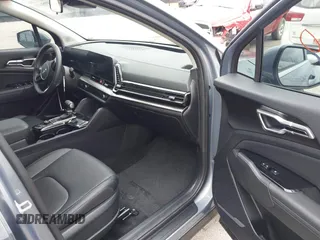 2025 Kia Sportage EX with VIN 5XYK33DF0SG256393, listed as a IAAI auction lot 41958030 with 1 mi miles. Bid and sale history available at carsss.com. Image 5.