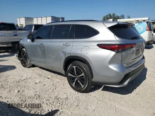 2022 Toyota Highlander XSE z VIN 5TDLZRBH5NS243608, wystawiony jako Copart lot #52308195 z przebiegiem 98 398 mil mil oraz Szkoda całkowita • Salvage title. Historia ofert i sprzedaży dostępna na DreamBid. Obrazek 2.
