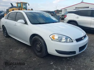 2013 Chevrolet Impala Police with VIN 2G1WD5E38D1124003, listed as a IAAI auction lot 41231039 with 172,366 mi miles. Bid and sale history available at carsss.com. Image 1.