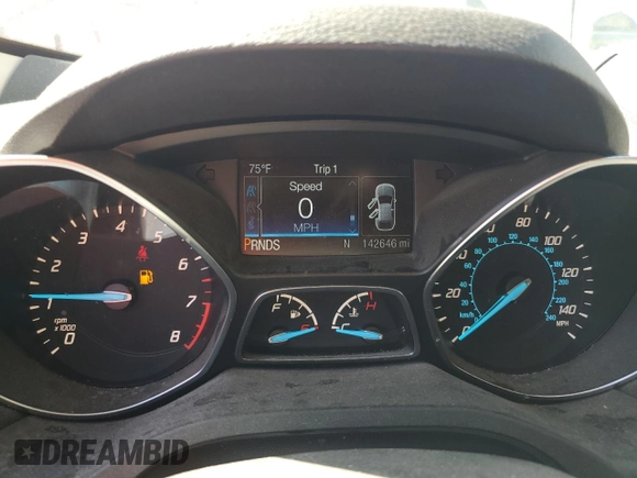 2016 Ford Escape SE z VIN 1FMCU9GX1GUA52213, wystawiony jako Copart lot #57137545 z przebiegiem 142 646 mil mil oraz Czysty tytuł • Clean title. Historia ofert i sprzedaży dostępna na DreamBid. Obrazek 9.