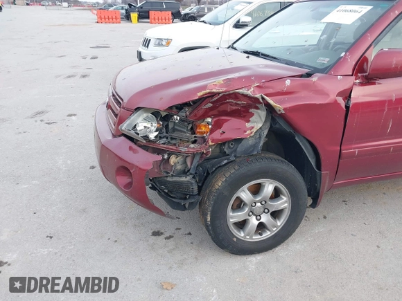 2006 Toyota Highlander z VIN JTEGP21A760091592, wystawiony jako IAAI lot #41068064 z przebiegiem 210 741 mil mil oraz . Historia ofert i sprzedaży dostępna na DreamBid. Obrazek 6.