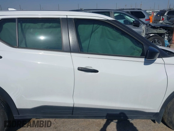 2024 Nissan Kicks S with VIN 3N1CP5BV6RL482829, listed as a IAAI auction lot 42032997 with 22,048 mi miles. Bid and sale history available at carsss.com. Image 12.