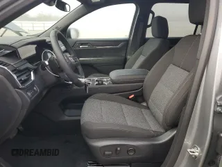 2025 GMC Acadia FWD Elevation z VIN 1GKENKRS2SJ130256, wystawiony jako Copart lot #41656905 z przebiegiem 1 664 mil mil oraz Czysty tytuł • Clean title. Historia ofert i sprzedaży dostępna na DreamBid. Obrazek 7.