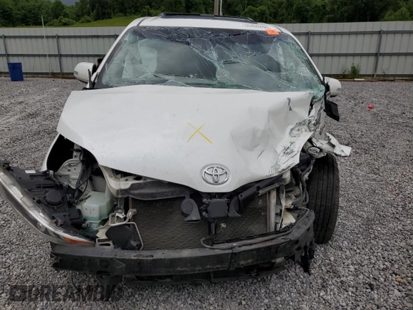 2015 Toyota Sienna XLE with VIN 5TDYK3DC7FS585748, listed as a Copart auction lot 55459495 with Not provided miles and Salvage title. Bid and sale history available at DreamBid. Image 5.