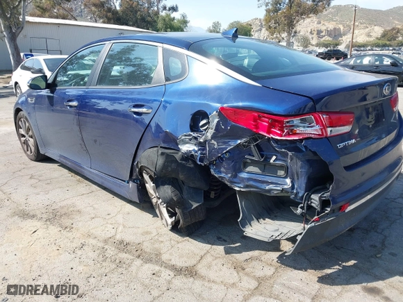 2018 Kia Optima LX with VIN 5XXGT4L31JG268493, listed as a IAAI auction lot 41965277 with 97,458 mi miles. Bid and sale history available at carsss.com. Image 3.