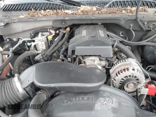 2000 Chevrolet Suburban LT with VIN 3GNFK16T7YG210170, listed as a IAAI auction lot 41665395 with 215,517 mi miles. Bid and sale history available at carsss.com. Image 10.