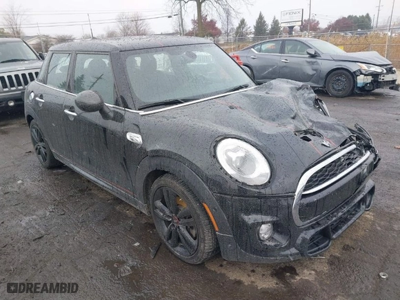 2018 MINI Hardtop 4 Door Cooper S with VIN WMWXU3C51J2F51149, listed as a IAAI auction lot 40905343 with 27926 miles. Bid and sale history available at carsss.com. Image 1.