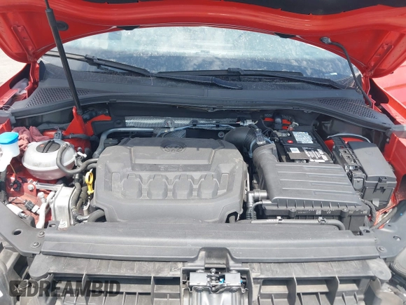 2018 Volkswagen Tiguan SEL with VIN 3VV3B7AX5JM007960, listed as a IAAI auction lot 42790694 with 39,854 mi miles and . Bid and sale history available at DreamBid. Image 10.