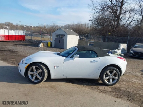 2007 Pontiac Solstice with VIN 1G2MB35B37Y107311, listed as a IAAI auction lot 41458334 with NaN miles. Bid and sale history available at carsss.com. Image 14.