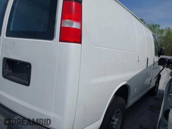 2018 Chevrolet Express Cargo Van with VIN 1GCWGAFP3J1270397, listed as a IAAI auction lot 41935825 with 1 mi miles. Bid and sale history available at carsss.com. Image 13.