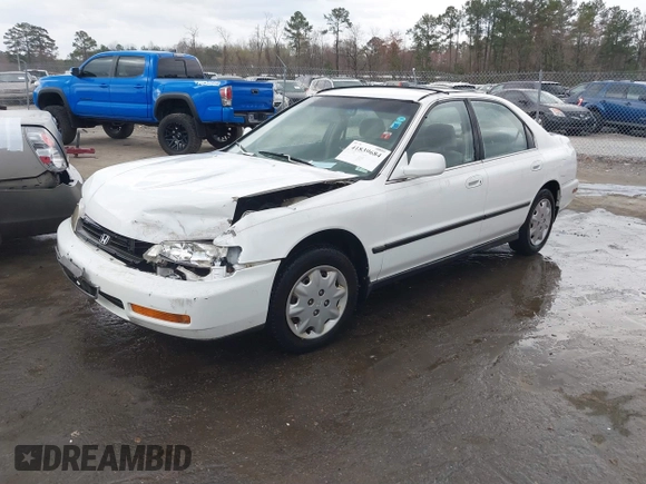 1996 Honda Accord LX with VIN 1HGCD5633TA266516, listed as a IAAI auction lot 41839684 with 162,523 mi miles and . Bid and sale history available at carsss.com. Image 16.
