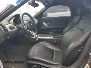 2006 BMW Z4 3.0si z VIN 4USBU53586LX01503, wystawiony jako Copart lot #64244495 z przebiegiem 116 616 mil mil oraz Szkoda całkowita • Salvage title. Historia ofert i sprzedaży dostępna na DreamBid. Obrazek 7.
