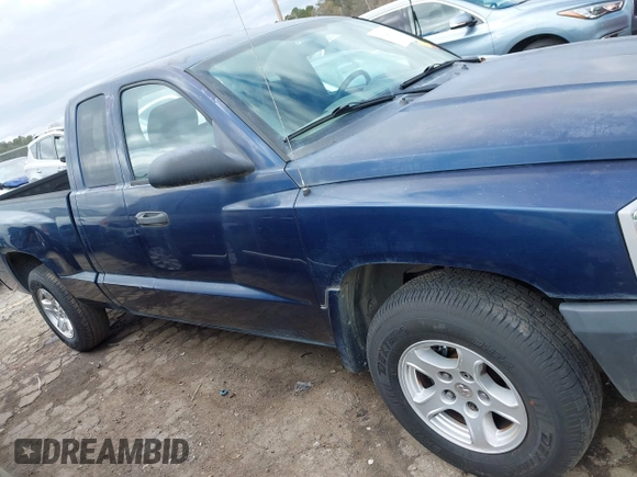 2006 Dodge Dakota ST with VIN 1D7HE22K56S620991, listed as a IAAI auction lot 41824591 with 111,310 mi miles and . Bid and sale history available at DreamBid. Image 13.