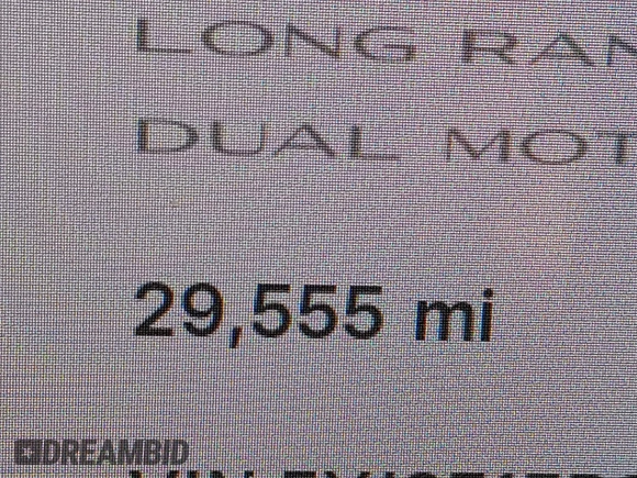 2018 Tesla Model 3 Long Range Battery z VIN 5YJ3E1EB8JF119898, wystawiony jako IAAI lot #42297445 z przebiegiem 29 555 mil mil oraz . Historia ofert i sprzedaży dostępna na DreamBid. Obrazek 15.
