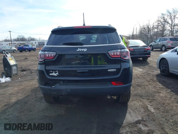 2024 Jeep Compass Latitude Lux with VIN 3C4NJDFN0RT140417, listed as a IAAI auction lot 41657031 with 4,449 mi miles and . Bid and sale history available at DreamBid. Image 16.