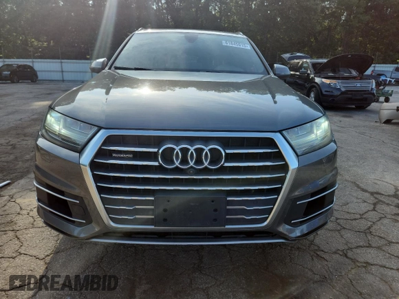 2017 Audi Q7 Premium Plus with VIN WA1LAAF76HD017243, listed as a Copart auction lot 61845915 with 140,865 mi miles and Clean title. Bid and sale history available at DreamBid. Image 5.