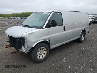 2011 Chevrolet Express Cargo z VIN 1GCSGAFX3B1159798, wystawiony jako Copart lot #55997465 z przebiegiem 147 803 mil mil oraz Czysty tytuł • Clean title. Historia ofert i sprzedaży dostępna na DreamBid. Obrazek 1.