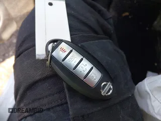 2017 Nissan Sentra S с VIN 3N1AB7AP2HY331301, выставлен на аукционе IAAI как лот 42651668 с пробегом 99 105 миль миль и . История ставок и продаж доступна на DreamBid. Изображение 11.