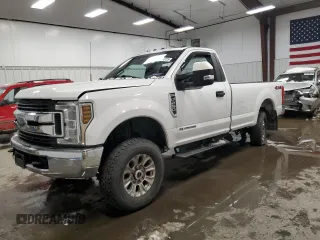2019 Ford F-250 XLT z VIN 1FTBF2BT9KEC94076, wystawiony jako Copart lot #44670025 z przebiegiem 120 824 mil mil oraz Szkoda całkowita • Salvage title. Historia ofert i sprzedaży dostępna na DreamBid. Obrazek 1.