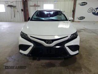 2023 Toyota Camry SE with VIN 4T1G11AKXPU824507, listed as a Copart auction lot 58538144 with 3,813 mi miles and Clean Title. Bid and sale history available at carsss.com. Image 5.