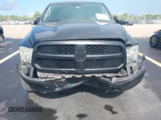 2016 Ram 1500 Tradesman z VIN 1C6RR7FM1GS268609, wystawiony jako IAAI lot #42472382 z przebiegiem 217 548 mil mil oraz . Historia ofert i sprzedaży dostępna na DreamBid. Obrazek 6.