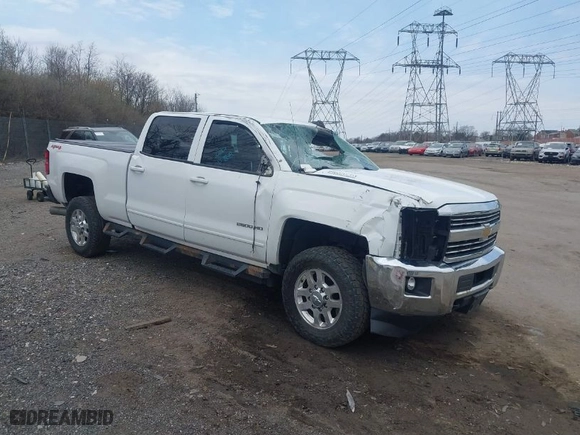 2015 Chevrolet Silverado 2500HD LT with VIN 1GC1KVE85FF593015, listed as a IAAI auction lot 41911007 with 193,249 mi miles. Bid and sale history available at carsss.com. Image 1.
