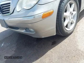 2003 Mercedes-Benz C 240 с VIN WDBRF61J03A455895, выставлен на аукционе IAAI как лот 42478695 с пробегом 188 624 миль миль и . История ставок и продаж доступна на DreamBid. Изображение 6.