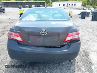 2011 Toyota Camry LE z VIN 4T4BF3EK3BR200855, wystawiony jako IAAI lot #42134686 z przebiegiem 248 776 mil mil oraz . Historia ofert i sprzedaży dostępna na DreamBid. Obrazek 16.
