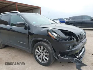 2017 Jeep Cherokee Limited with VIN 1C4PJLDB2HD231916, listed as a IAAI auction lot 41633365 with 112,256 mi miles. Bid and sale history available at carsss.com. Image 6.