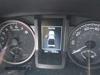 2023 Toyota Tacoma SR5 z VIN 3TMDZ5BN3PM169160, wystawiony jako IAAI lot #41276992 z przebiegiem 5 228 mil mil oraz . Historia ofert i sprzedaży dostępna na DreamBid. Obrazek 7.