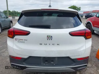 2024 Buick Encore GX Preferred z VIN KL4AMCSL0RB167004, wystawiony jako IAAI lot #42526814 z przebiegiem 19 146 mil mil oraz . Historia ofert i sprzedaży dostępna na DreamBid. Obrazek 16.