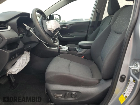 2021 Toyota RAV4 XLE with VIN 2T3W1RFVXMW161939, listed as a Copart auction lot 62233415 with 34,291 mi miles and Salvage title. Bid and sale history available at DreamBid. Image 7.