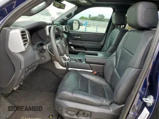 2023 Toyota Tundra Platinum Hybrid с VIN 5TFNC5EC2PX002928, выставлен на аукционе Copart как лот 57489745 с пробегом 34 203 миль миль и Чистый • Clean title. История ставок и продаж доступна на DreamBid. Изображение 7.