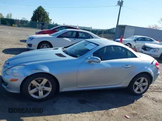 2006 Mercedes-Benz SLK-Class 3.0L with VIN WDBWK54F86F085545, listed as a IAAI auction lot 42040416 with 48,352 mi miles. Bid and sale history available at carsss.com. Image 14.