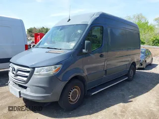 2019 Mercedes-Benz Sprinter Cargo with VIN WD4PF0CD6KP044032, listed as a IAAI auction lot 42103249 with 117,121 mi miles. Bid and sale history available at carsss.com. Image 2.