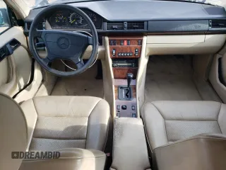 1995 Mercedes-Benz E Class with VIN WDBEA32E7SC235086, listed as a Copart auction lot 78590424 with 117,069 mi miles and Salvage Title. Bid and sale history available at carsss.com. Image 8.