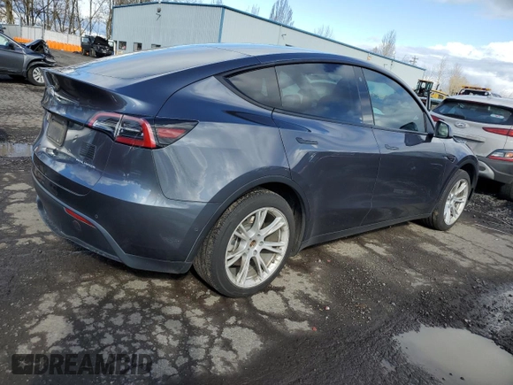 2021 Tesla Model Y Long Range with VIN 5YJYGAEE4MF200914, listed as a Copart auction lot 46946845 with 116,370 mi miles and Salvage Title. Bid and sale history available at DreamBid. Image 3.