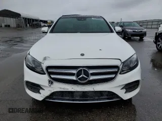 2019 Mercedes-Benz E-Class E 300 with VIN WDDZF4JB5KA591409, listed as a Copart auction lot 47855095 with 68,954 mi miles and Salvage Title. Bid and sale history available at carsss.com. Image 5.
