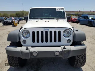 2016 Jeep Wrangler Unlimited Sport with VIN 1C4BJWDG2GL179926, listed as a Copart auction lot 62553565 with 113,685 mi miles and Salvage title. Bid and sale history available at DreamBid. Image 5.