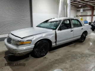1996 Mercury Grand Marquis GS z VIN 2MELM74W2TX629448, wystawiony jako Copart lot #52670275 z przebiegiem 70 367 mil mil oraz Szkoda całkowita • Salvage title. Historia ofert i sprzedaży dostępna na DreamBid. Obrazek 1.