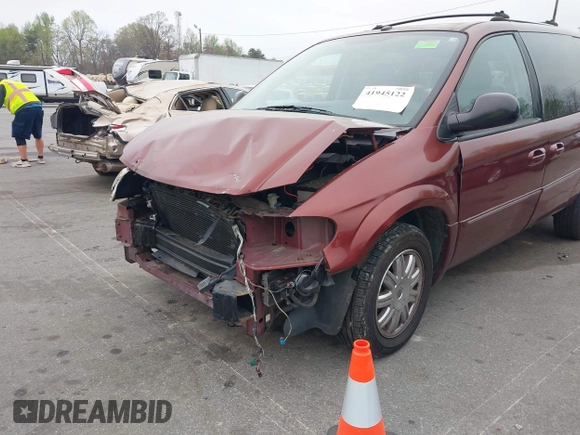 2007 Chrysler Town & Country LWB Limited with VIN 2A8GP64L97R171596, listed as a IAAI auction lot 41945122 with 101,893 mi miles. Bid and sale history available at carsss.com. Image 6.