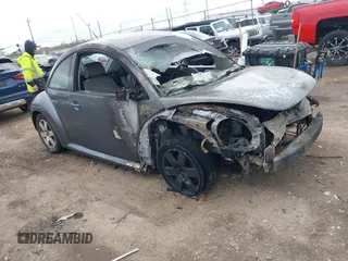 2006 Volkswagen Beetle with VIN 3VWRR31CX6M408256, listed as a IAAI auction lot 42034806 with Not Provided miles and . Bid and sale history available at DreamBid. Image 1.