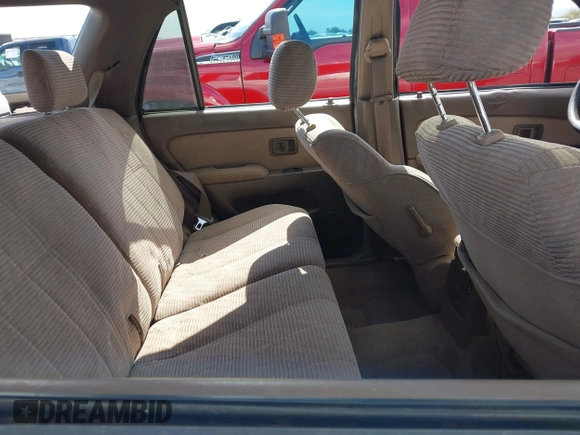 1998 Toyota 4Runner SR5 z VIN JT3HN86R2W0172312, wystawiony jako IAAI lot #42214433 z przebiegiem 259 170 mil mil oraz . Historia ofert i sprzedaży dostępna na DreamBid. Obrazek 8.